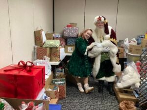 Holiday Helpers w Santa