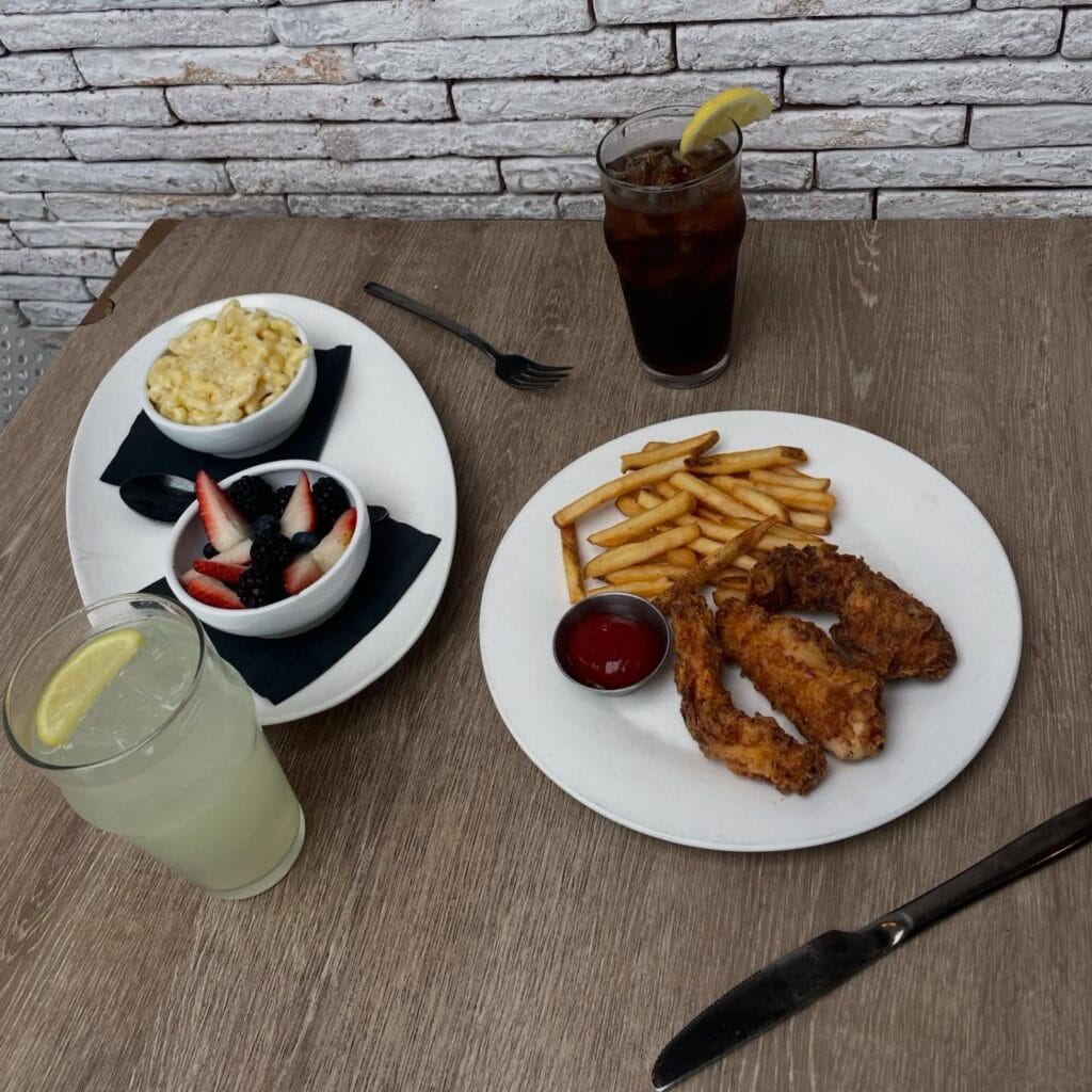 kids eat free