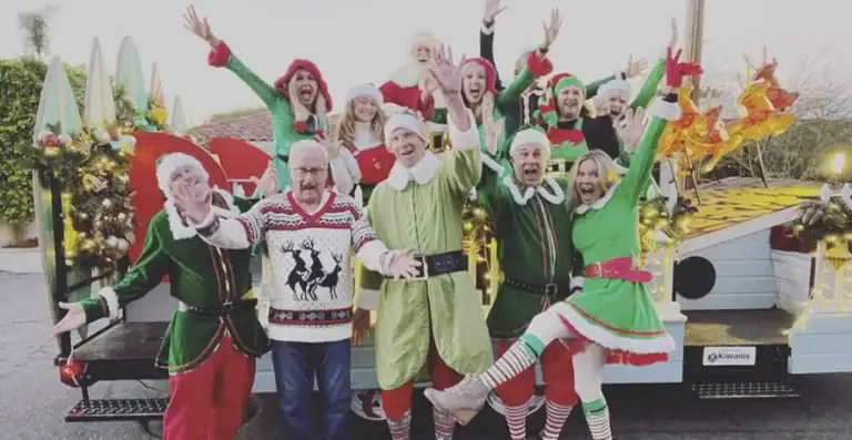 Your Guide to the Manhattan Beach Santa Claus Sleigh Schedule for 2025